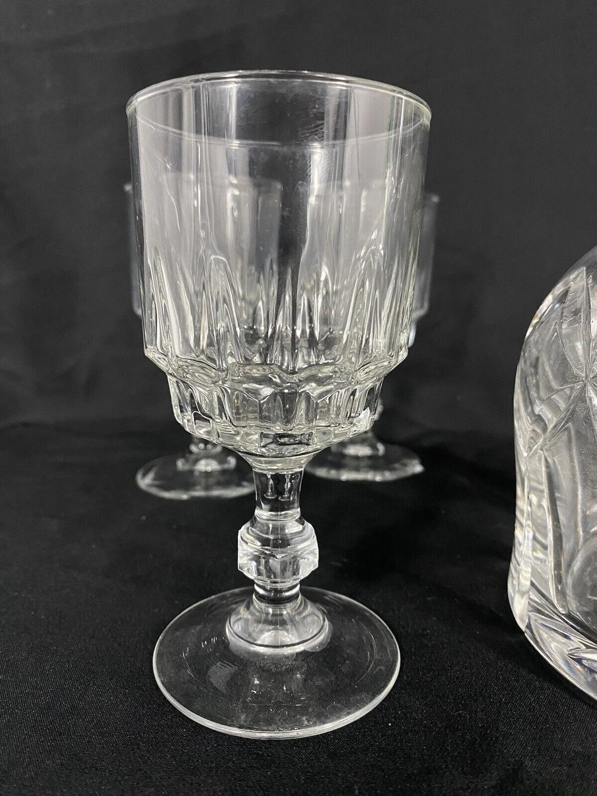 Atlantis Decanter 12”H W/Stopper Full Lead Cut Crystal/Signed W/3 Glasses